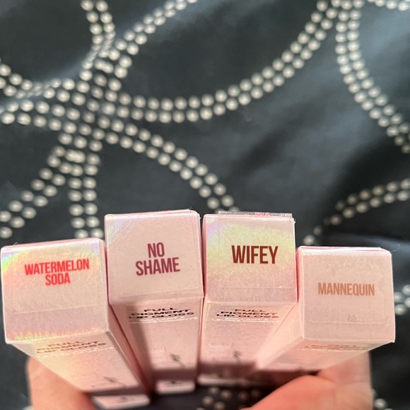 Jeffree Star NEW swag bag of cosmetics and different items- RARE!! - Picture 2 of 5